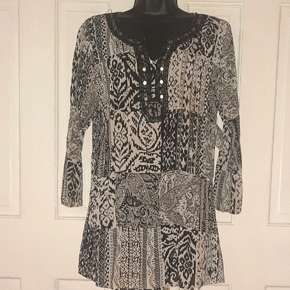 Nue Options Black and White Patterned Blouse - Size Medium - Picture 1 of 5